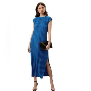 Atlein- Navy Plisse Midi Dress Elegant Blue Sleeveless Dress Size Small